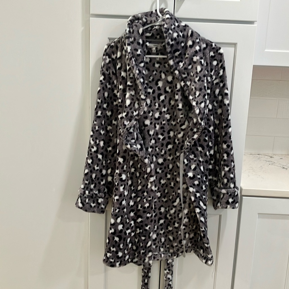 Sonoma Women's Leopard Print Faux Fur Fluffy Polyester Plush Cozy Robe Sleepwear